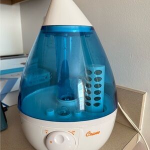 Crane Humidifier with filter cartridge (humidifier: used, filter: new)